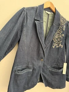 NUOVO Chico’s Impreziosito Jeweled Denim Blazer Giacca Jeans Donna Tg 12 Tasche - Foto 1 di 10
