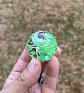 Sammy Hogue Marble 1 1/2” Signed With Stand Green And White Swirl - Picture 1 of 8