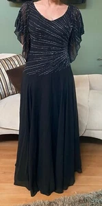NWT $249 J Kara Black Chiffon Gown with Starburst bead design ~ Size 8 - Picture 1 of 8