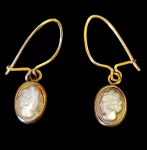 Vintage 14k Solid Gold Dainty Mother Of Pearl Cameo Drop Dangle Earrings 1" Long - Picture 1 of 4