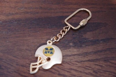 Llavero/llavero de metal con casco dorado de la Universidad de Michigan * Foto 1 de 2