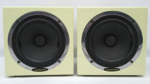 PAIR of Avantone MIXCUBE Passive Mini Reference Monitor Speakers - Picture 1 of 4