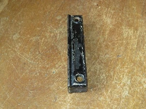 Antiguo guardián de cerradura de borde de hierro fundido victoriano, 3 7/8 pulgadas - Imagen 1 de 4