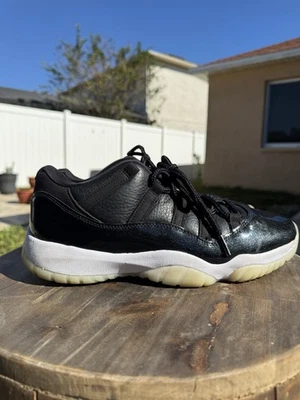 Air Jordan 11 Retro Bajo 72-10 Hombre Talla 10.5 Negro Blanco Cuero AV2187 001 Foto 1 de 4
