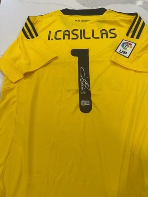 Camiseta Iker Casillas Real Madrid CF Adidas autêntica XL (Beckett) assinada - Imagem 1 de 4