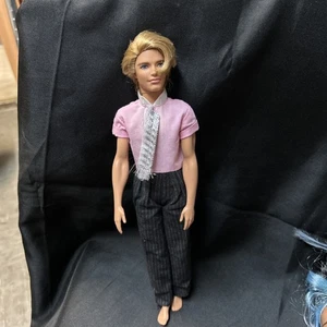Mattel 2010 Ken Barbie Doll Rooted Blonde Hair Blue Eyes Includes clothes - Picture 1 of 2