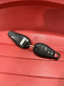 (2) OEM 2007-2010 DODGE CHARGER REMOTE KEY FOB FOBIK W/ TRUNK 05026886 IYZ-C01C - Picture 1 of 6