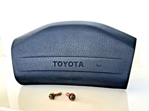 88 89 1990 1991 1992 TOYOTA COROLLA E90 COROLLA AE92 STEERING WHEEL HORN BUTTON - Picture 1 of 12
