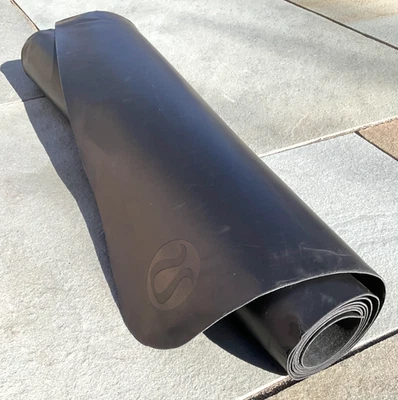 Lululemon "The Mat" 3mm Yoga Mat, black - Image 1 of 4