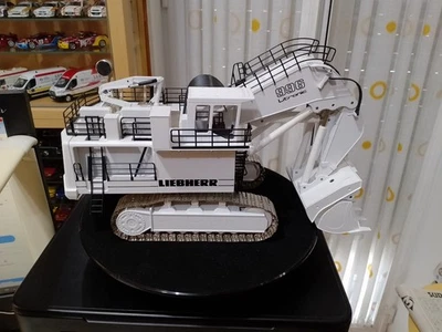 LIEBHERR R 996 RETRO FRONTAL 1/50 CONRAD 2811 (0875) - Immagine 1 di 4