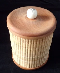 HANDGEFERTIGTER RUNDER KORB IM NANTUCKET-STIL MIT DECKEL & MARITIMEM ZUG - Bild 1 von 14