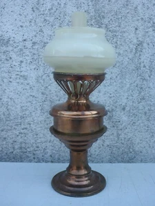 kleine Lampe Kunststoff Kitsch Plastik Deko wie Petroleumlampe Andenken? DDR? - Bild 1 von 5