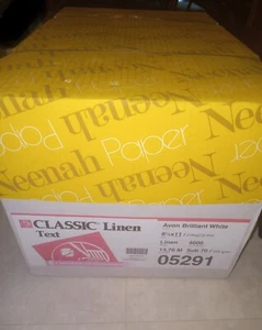 Neenah Classic LINEN 70 lb TEXT 8-1/2 x 11" Paper AVON BRILLIANT WHITE 05291 NOS - Picture 1 of 3