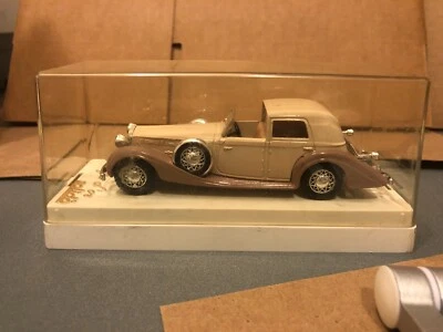 1/43 VINTAGE SOLIDO #4031 1939 DELAGE COUPE BEIGE AND BROWN - Image 1 of 4