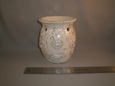 Yankee Candle Wax Warmer White With Silver Accents - Image 1 of 4