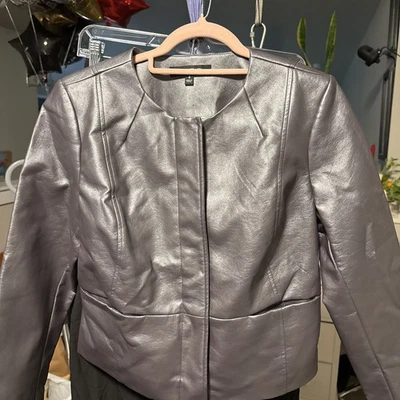 Jaqueta de motocicleta Ellen Tracy metálica antracite forrada de couro sintético - Imagem 1 de 4