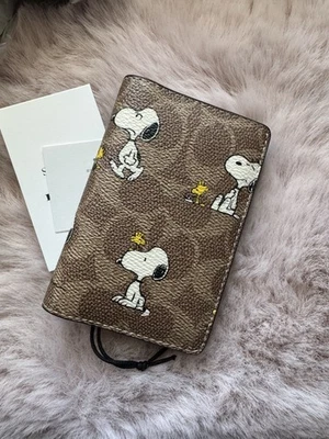 NWT Coach X Peanuts Id Card Wallet In Signature Canvas With Snoopy Print CBK50 - Image 1 of 4