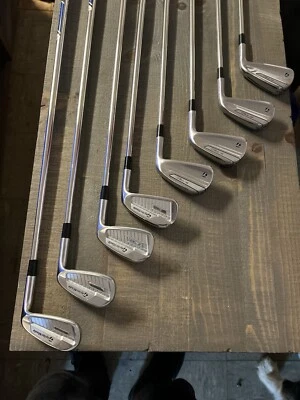 JUEGO COMBINADO DE HIERROS TaylorMade P-790 (3-6) P-760 (7-P) Foto 1 de 4