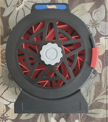 Vintage 1998 Hot Wheels Tire Sto & Go Race Car Holder/Case Nice but No Tracks - Image 1 of 4