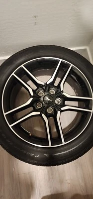 Juego de 4 llantas y neumáticos de fábrica Ford Mustang OEM de 18" NUEVOS DESPEGUES Foto 1 de 4