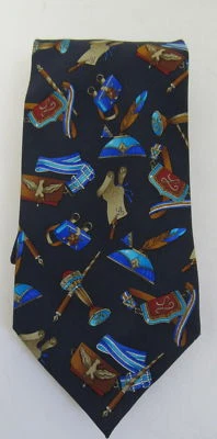 Corbata LEONARD 100% SEDA AZUL MARINO CON ESTAMPADO DE PLUMA Y FUENTE Foto 1 de 3