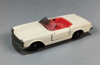 Vintage Matchbox Lesney No. 27 Mercedes 230 SL White - Image 1 of 4