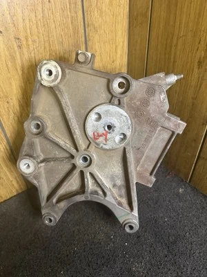 Soporte alternador para 04-05 Chevrolet Silverado 2500 HD 6.6 8973106852 diésel Foto 1 de 3