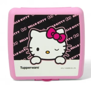 Hello Kitty Tupperware Sandwich Box Container - Picture 1 of 8