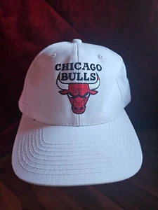 Cappello snapback vintage NBA Chicago Bulls Sears marca Central bianco anni 90 Jordan - Foto 1 di 5