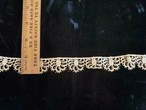 Pizzo vintage/antico cotone, finiture beige 6 iarde - Foto 1 di 1