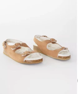 Neu im Karton Loft Damen-Sandalen veganes Wildleder Sherpa-Schnalle ─ honigfarben ingwer ─ Größe 7 - Bild 1 von 3