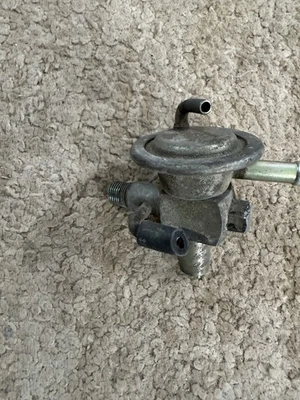 84-95 丰田皮卡 4RUNNER CELICA 22RE AC IDLE UP VALVE VSV DIAPHRAGM 原始设备制造商 — 第 1/4 张图片