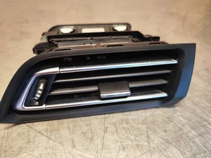 AERATEUR DROIT PEUGEOT 308 II SW T9 1.2i PURETECH T92 96778766 - Picture 1 of 5