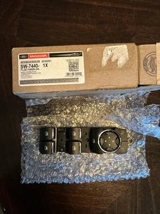 Genuine OEM Ford Door Window Switch Motorcraft SW7440 - Imagen 1 de 5