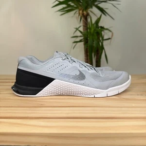 Size 11 - Nike Oregon Ducks Metcon 2 Flywire Team Issued Grey Shoe - Picture 1 of 11