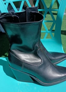 Universal Thread New Women's Aubree Ankle Boots with Memory Foam Insole Size 7.5 - Picture 1 of 7