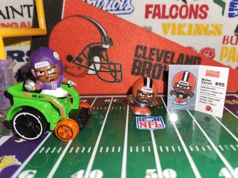 NFL 2021 Platinum exclusive Teenymates Cleveland Browns DE Myles Garrett figure Cover