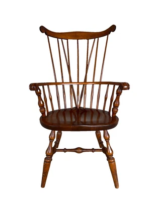 SILLÓN NICHOLS & STONE ANTIGUO ACABADO PINO ARCE SOPORTE RESPALDO Foto 1 de 4