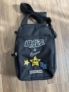 Bolso de Hombro Nike Yu-Gi-Oh Colaboración Casa de Duelo Pop-Up Premio Japón - Imagen 1 de 2