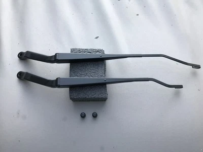 1998 Honda CR-V Wiper Arms 1997 2001 CRV - Image 1 of 3
