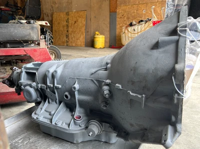 CHEVY TURBO 400 4X2 SHORT TAIL, BOLT ON YOLK, REBUILT WITH NEW CONVERTER - Image 1 of 3