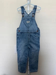 Mono vaquero OshKosh b’gosh para niñas pequeñas 5T con diseño de corazón usado en excelente estado - Imagen 1 de 8