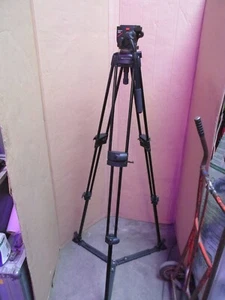 Trípode Manfrotto 525MVB con cabezal 503, esparcidor de piernas y bolsa - muy buen estado - Imagen 1 de 13