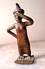Sculpture africaine antique figurative en bronze antique influencée mouvement cubisme