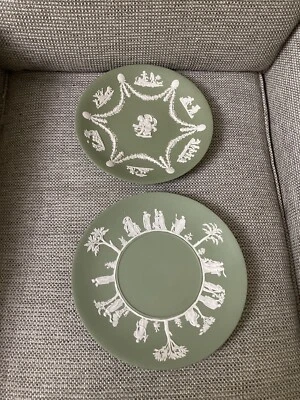 2x Wedgwood Jasperware White On Green,Cherub,shell Plate,Neo Classical Plate - image 1 of 4