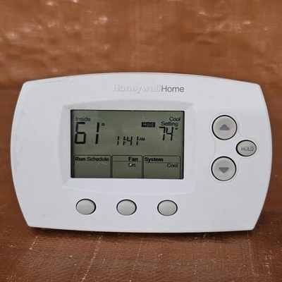 Honeywell Th611D1005 Digital Programmable Heat and Cool Thermostat Used. - Image 1 of 4