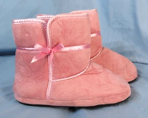 JESSICA MCCLINTOCK Pink Faux Suede SLIPPERS BOOTS SHOES Faux Fur Liner M 6.5-7.5 - Picture 1 of 7