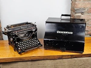 TYPEWRITER UNDERWOOD MODEL 5 WITH A CASE FROM 1931 - NO RISK WITH SHIPPING - Picture 1 of 18