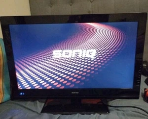 SONIQ 26" HD LED LCD TV COMBO With DVD Player On Side - Picture 1 of 10
