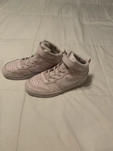 Nike Court Borough 2 Mid Jugend Sportschuhe 3 Y Pearl Pink Weiß CD7783-601 - Bild 1 von 9